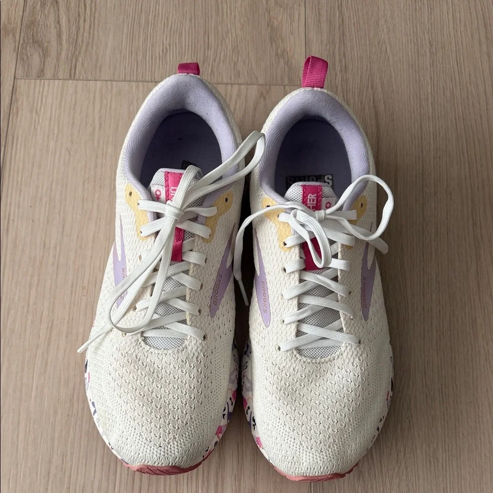 Brooks Women's Light Pink and Lavender Running Shoe - Picture 5 of 10